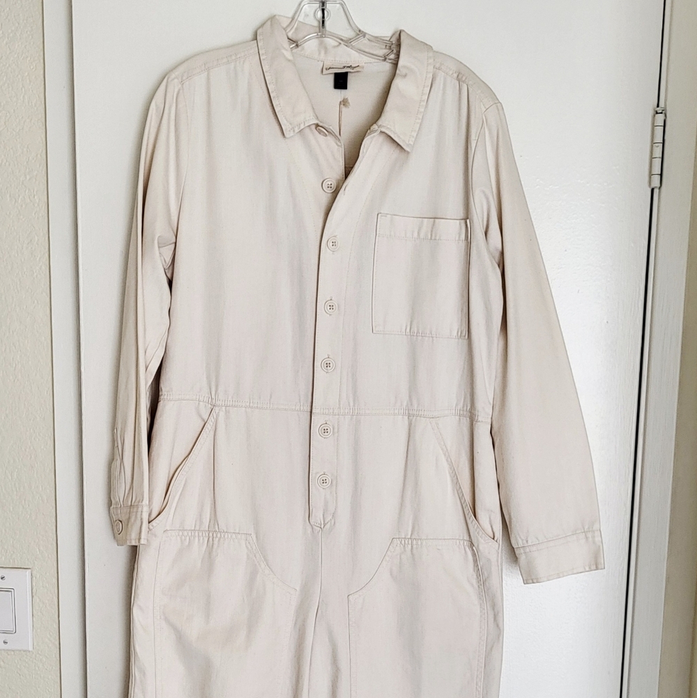 Universal Thread Womens 10 Cream Button-Up Jumpsuit Longsleeve